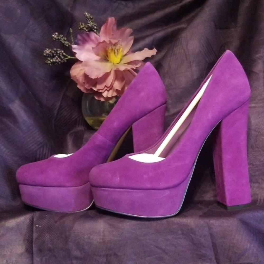 Shoes: Steve Madden Suede Block Heel Pumps - Picture 5 of 6